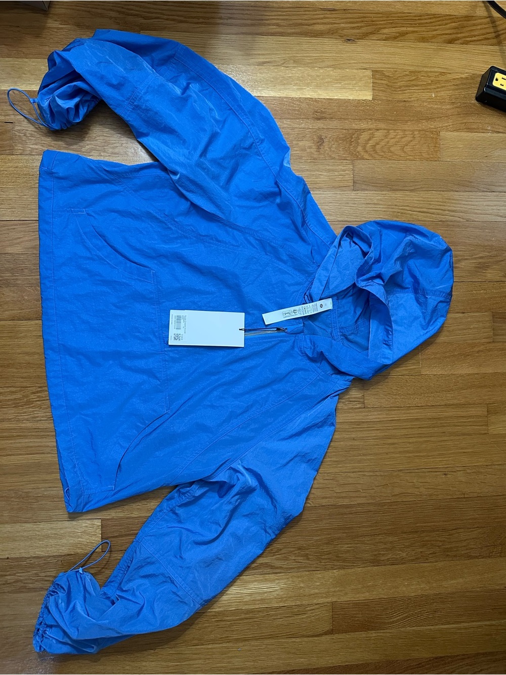 Lululemon Scuba Cropped Anorak
Pool Party Size 12 NWT